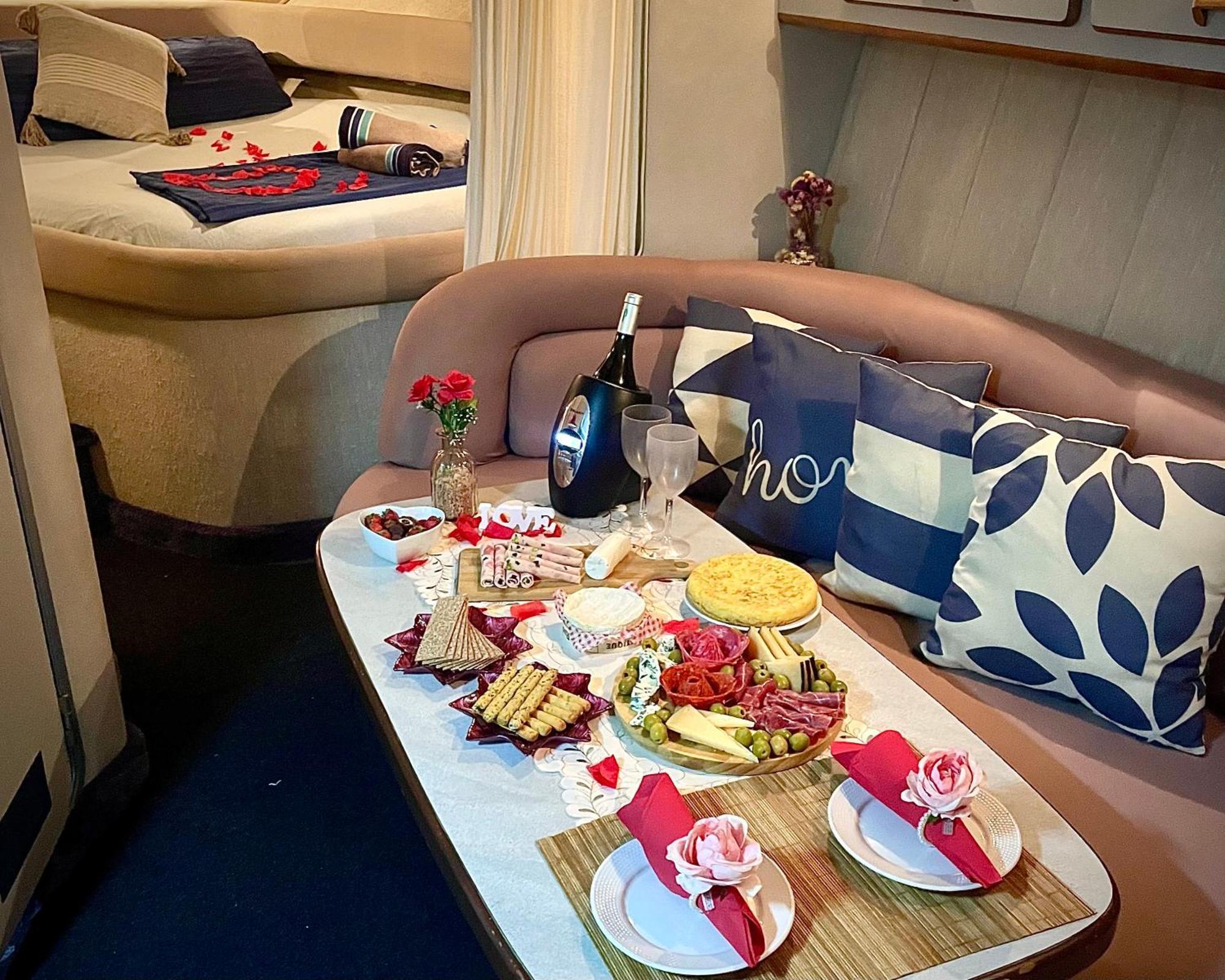 Yacht Hotel Barcelona Sant Adria de Besos Eksteriør bilde